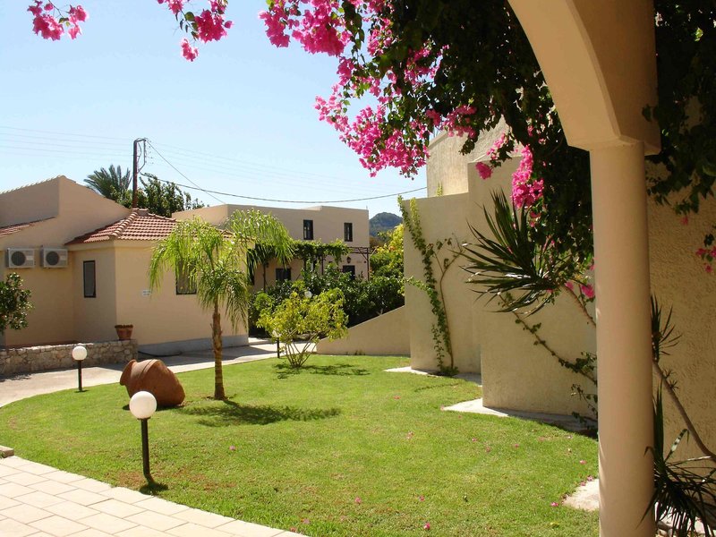 dal travel Summerland Hotel & Bungalows