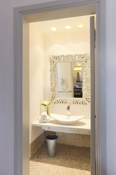 F Charm Hotel