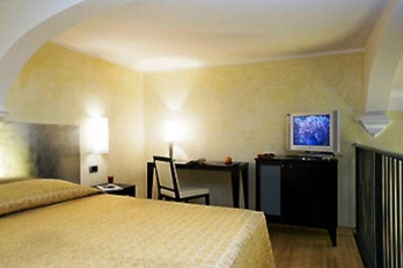 Best Western Crystal Palace Hotel