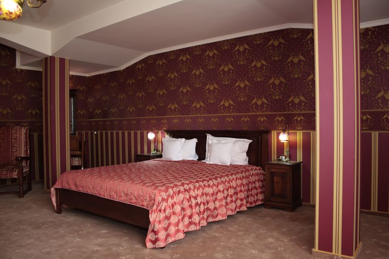 Majestic Hotel & Restaurant