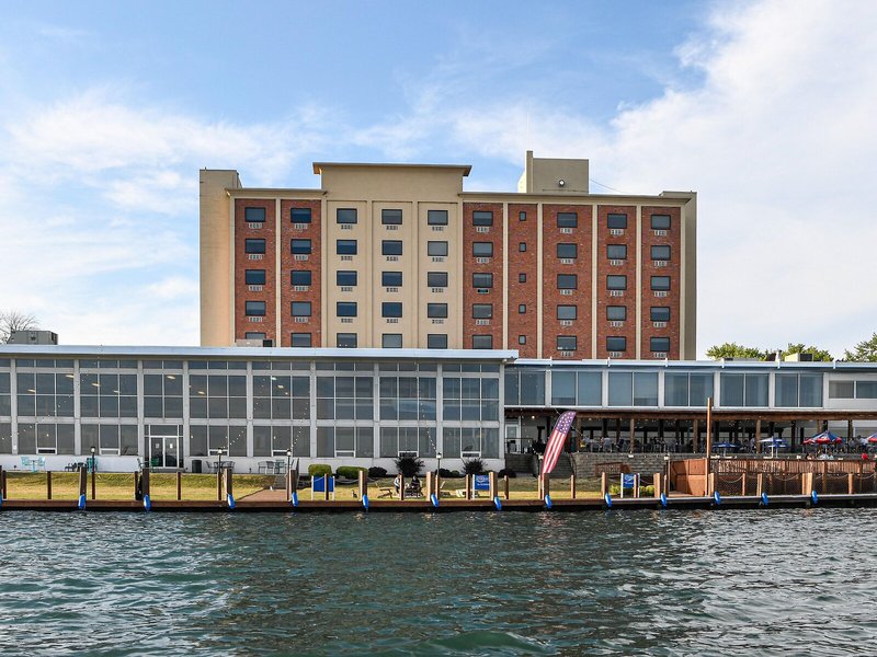 Hotel Crowne Plaza Niagara Falls Ny Riverside