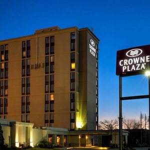 Hotel Crowne Plaza Newark Airport cazare Dale