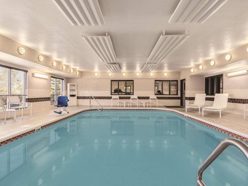 Country Inn & Suites By Radisson, Big Flats (Elmira), Ny