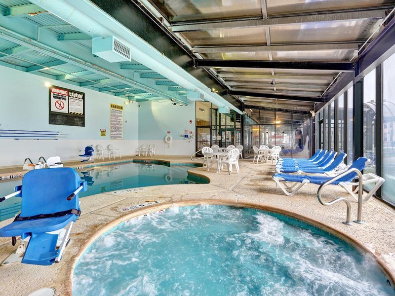 Quality Hotel & Suites At The Falls