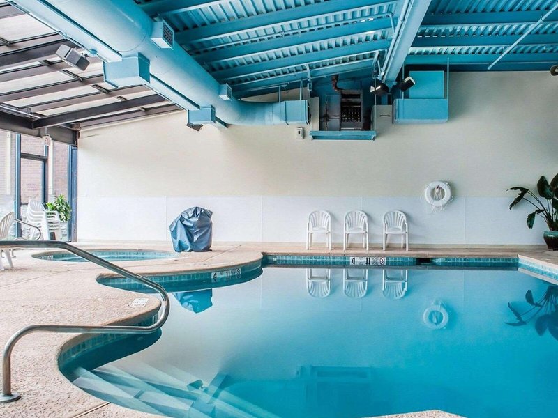 Quality Hotel & Suites At The Falls