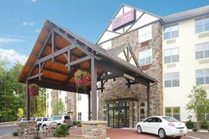 Hotel La Quinta Inn & Suites By Wyndham Lake George cazare Lake George