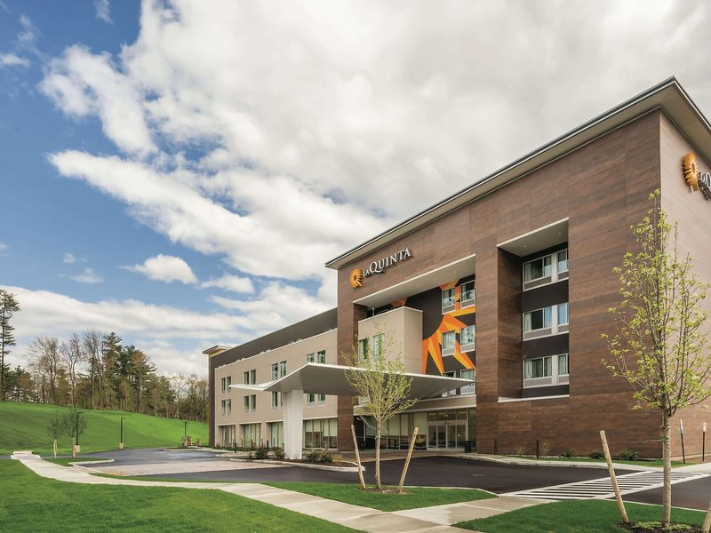 La Quinta Inn & Suites By Wyndham Clifton Park