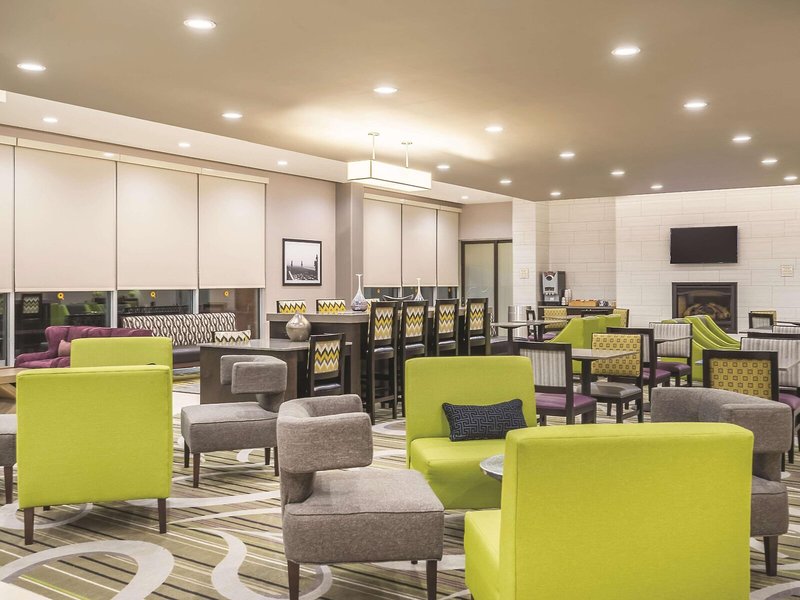 La Quinta Inn & Suites By Wyndham Clifton Park