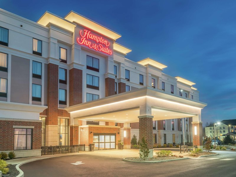 Hampton Inn & Suites Newburgh Stewart Airport