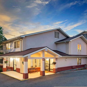 Hotel Super 8 By Wyndham Newburgh/West Point Near Stewart Airport cazare Newburgh