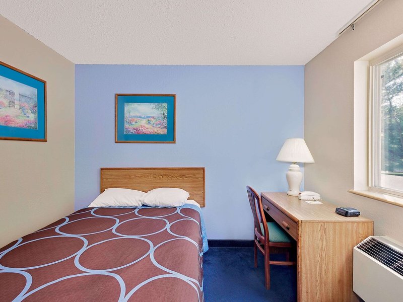 Super 8 By Wyndham Newburgh/West Point Near Stewart Airport