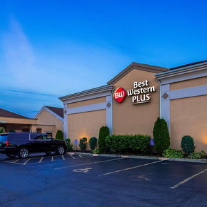 Hotel Best Western Plus Galleria Inn & Suites cazare Cheektowaga