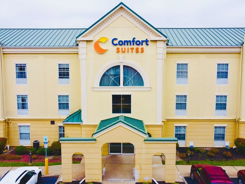 Hotel Comfort Suites East Brunswick