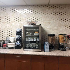 Hotel Best Western Plus Victor Inn & Suites cazare Victor