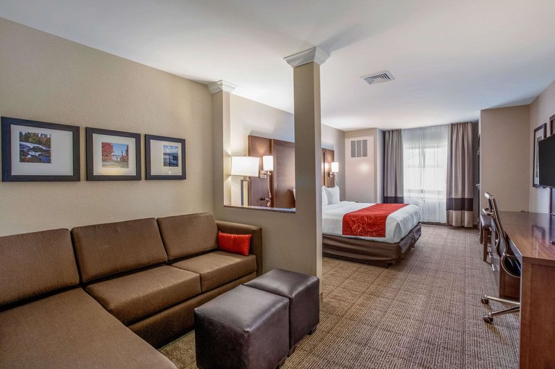 Comfort Suites Fishkill Near Interstate 84