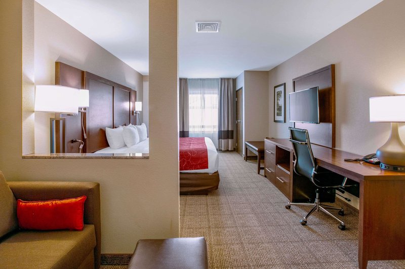 Comfort Suites Fishkill Near Interstate 84