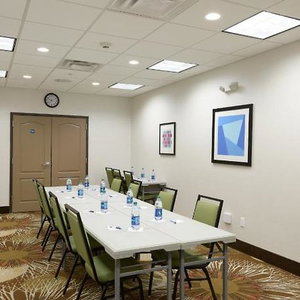 Hotel Holiday Inn Express & Suites Jamestown cazare Jamestown