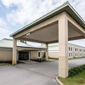 Hotel Clarion Inn & Suites - University Area cazare Cortland