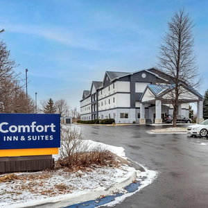 Hotel Comfort Inn & Suites Liverpool-Clay cazare Liverpool