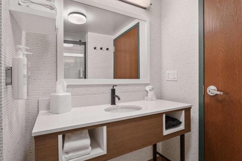 Hampton Inn & Suites Lake George