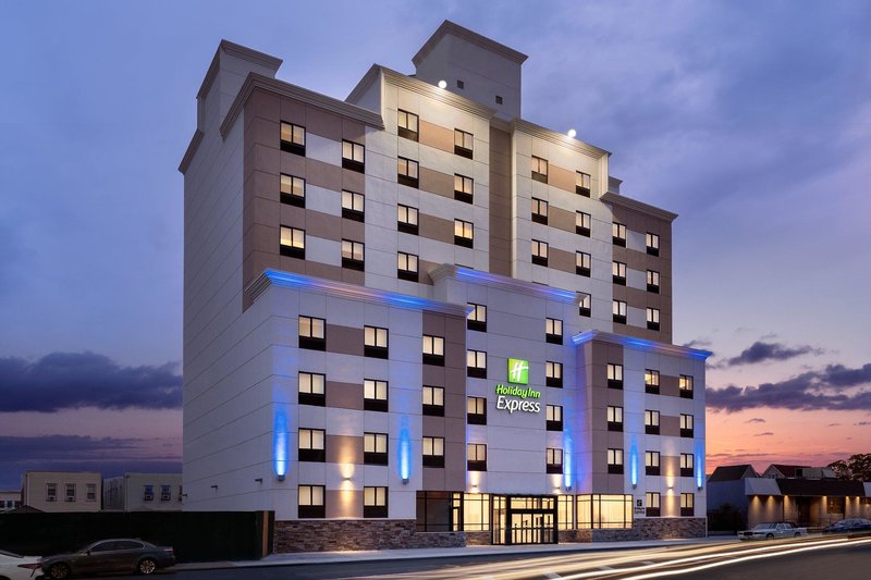 Hotel Holiday Inn Express Jamaica Jfk Airtrain Nyc