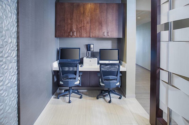 Hotel Springhill Suites Carle Place Garden City