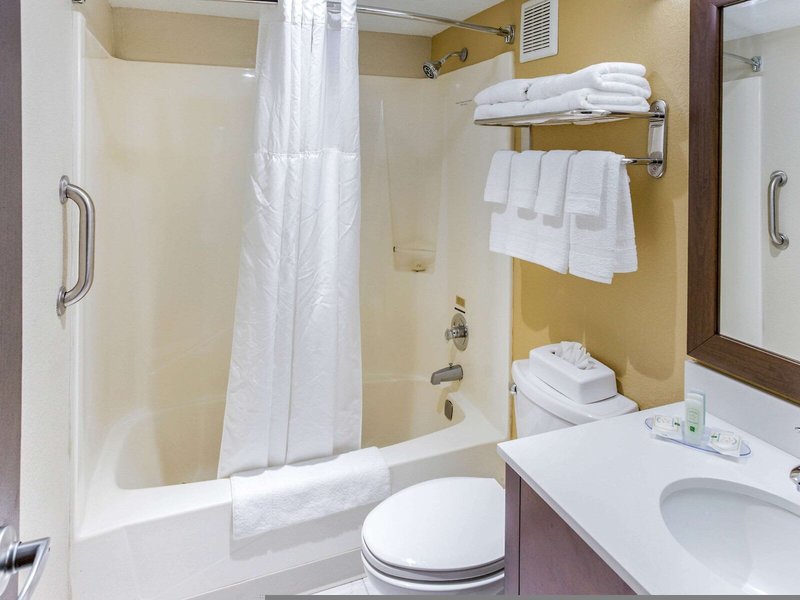 Hotel Quality Inn & Suites