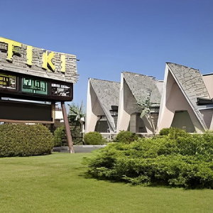Hotel Tiki Resort cazare Lake George