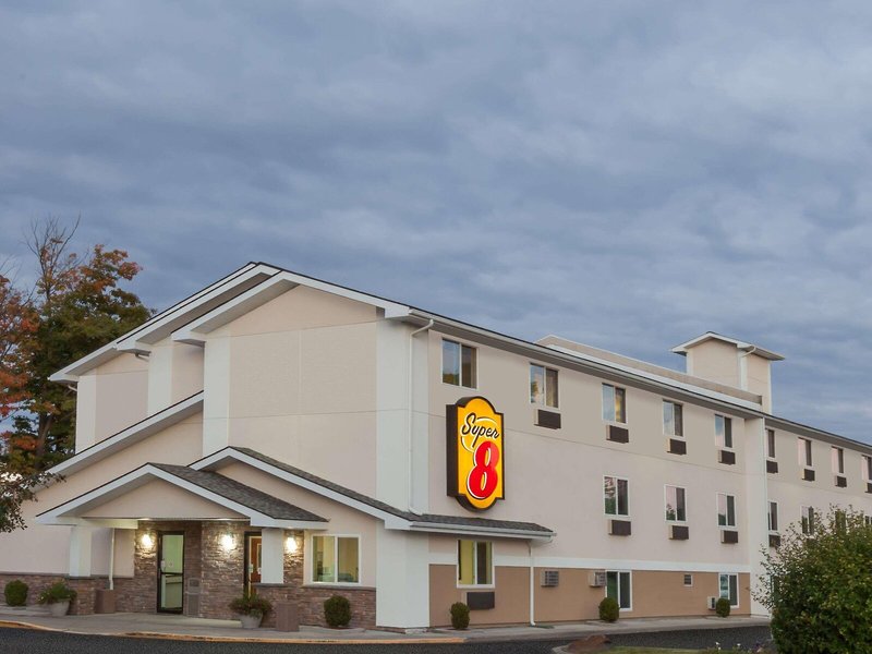 Hotel Super 8 By Wyndham Latham/Albany Airport