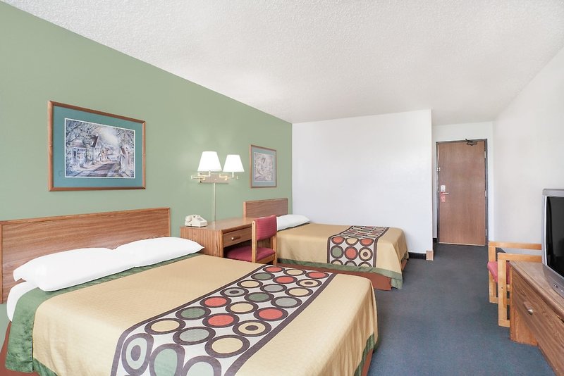 Super 8 By Wyndham Queensbury Glens Falls/Lake George Area
