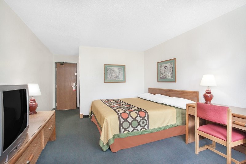 Super 8 By Wyndham Queensbury Glens Falls/Lake George Area