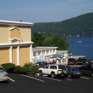 Hotel Lakefront Terrace Resort cazare Lake George