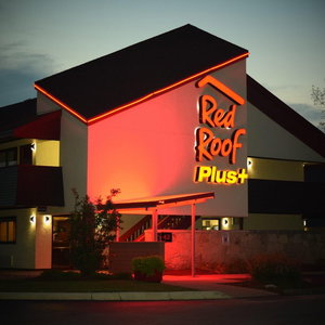 Hotel Red Roof Plus+ University At Buffalo-Amherst cazare Amherst