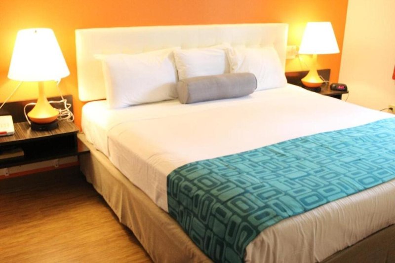 Hotel Howard Johnson By Wyndham Lake George