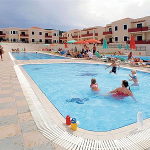 Hotel Kambos Village cazare Agia Marina