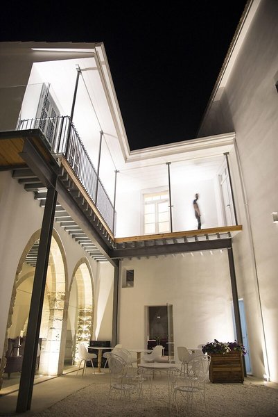 Lokal Hotel