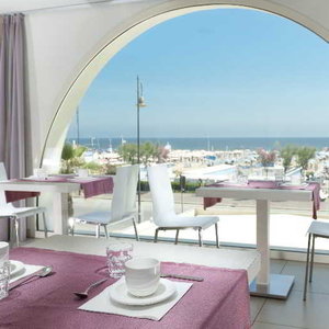 Hotel Yes Hotel Touring cazare Adria