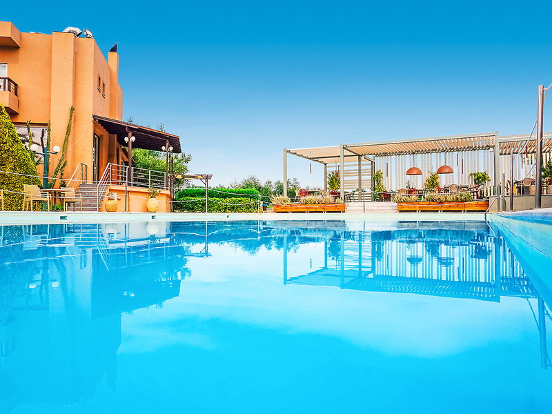 Apollo Resort Art