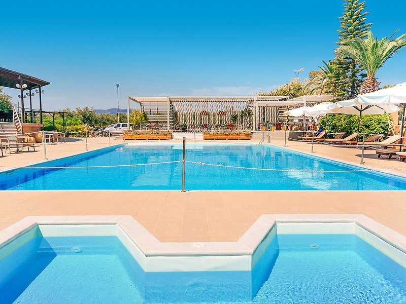 Apollo Resort Art