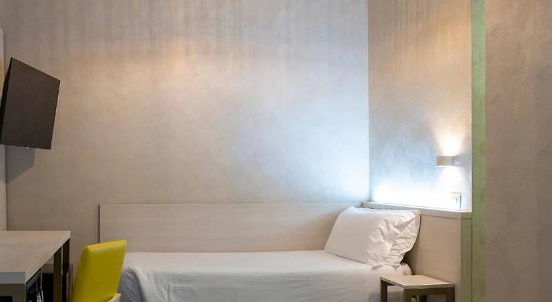 Hotel Embassy Park