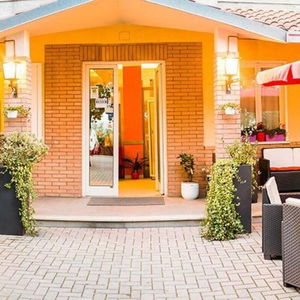 Hotel Eden Hotel Residence cazare Mozzagrogna