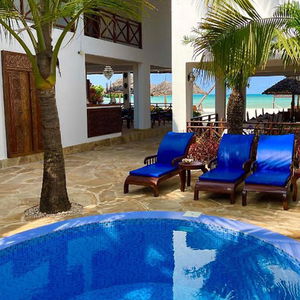 Sejur Karibu Beach Resort vacanta Pongwe