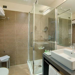 Hotel Nh Torino Santo Stefano cazare Alberta