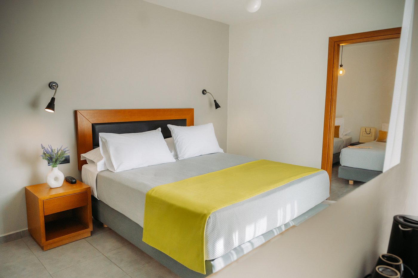 dal travel Amphitryon City Hotel