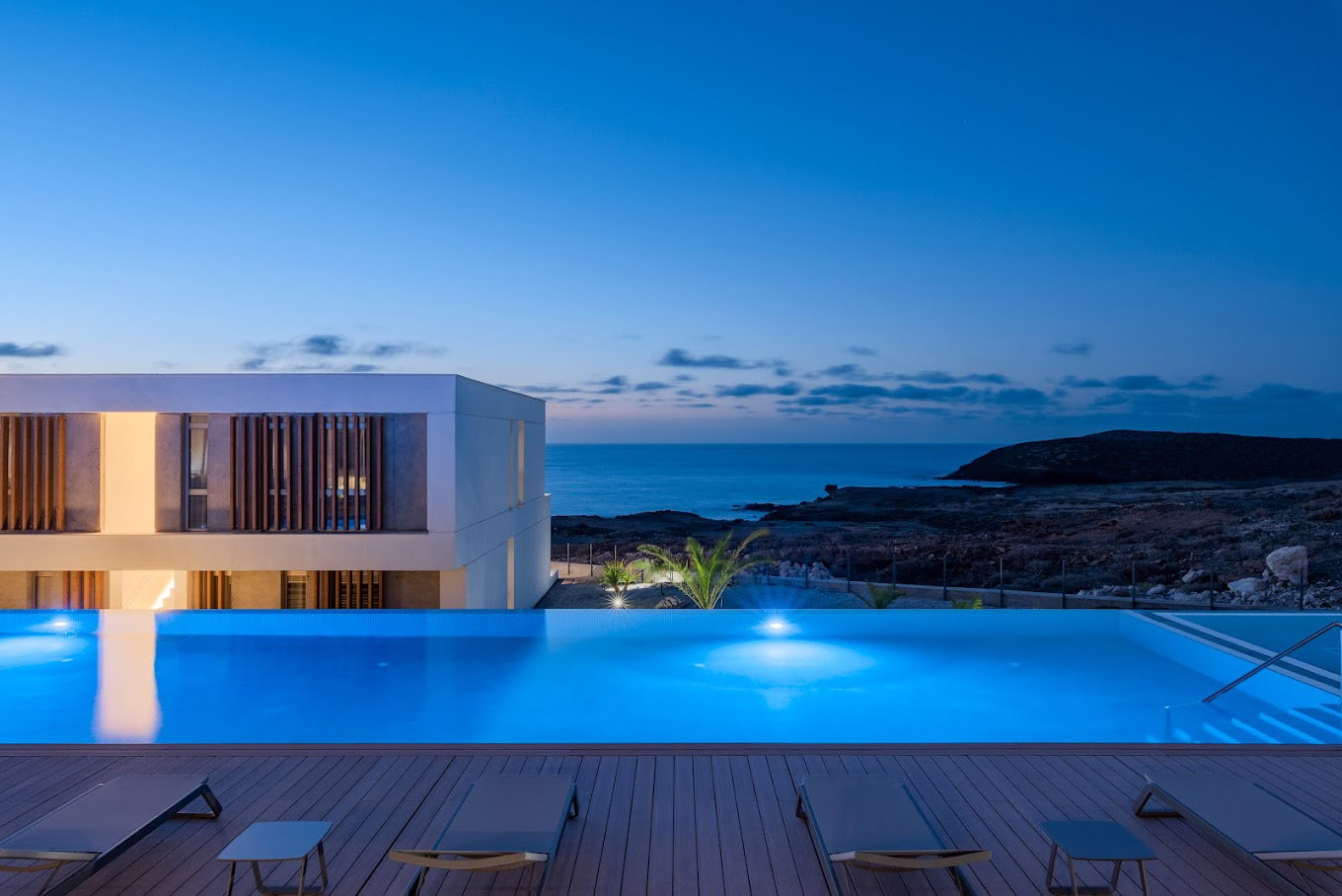 Nivaria Beach Apartments And Villas