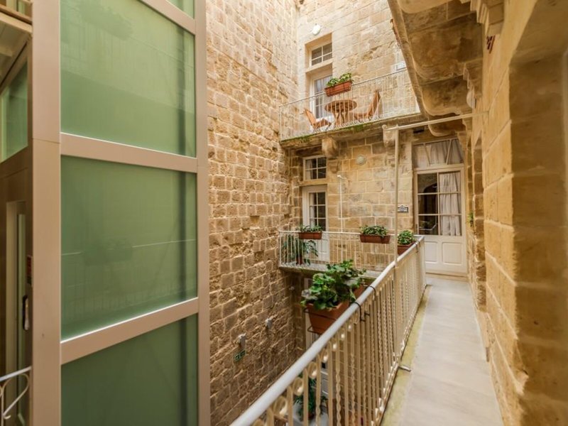 Tritoni Harbour Suites
