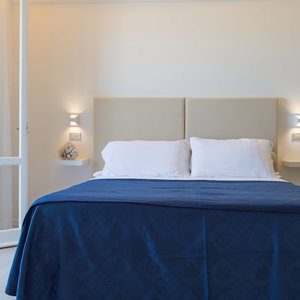 Hotel Kiss Beachfront Hotel And Restaurant cazare Cervia