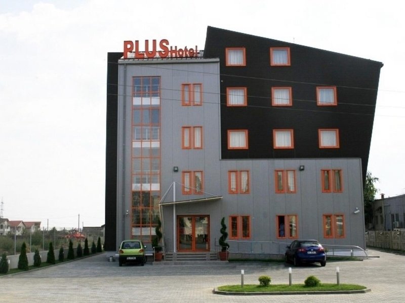 Hotel Plus Hotel