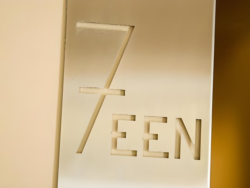 Hotel Seventeen