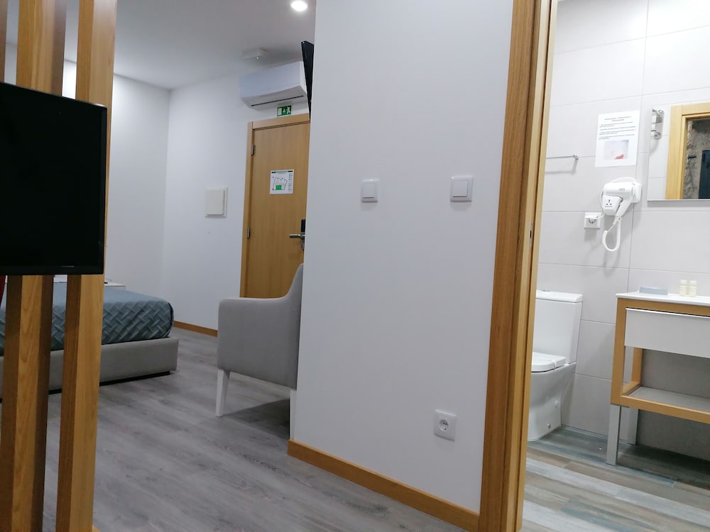 Hotel Alojamento Girassol - Guest House